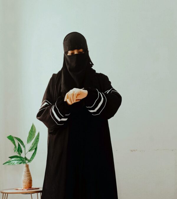 Zoom Dori Bazu Belt Abaya - Code 1501